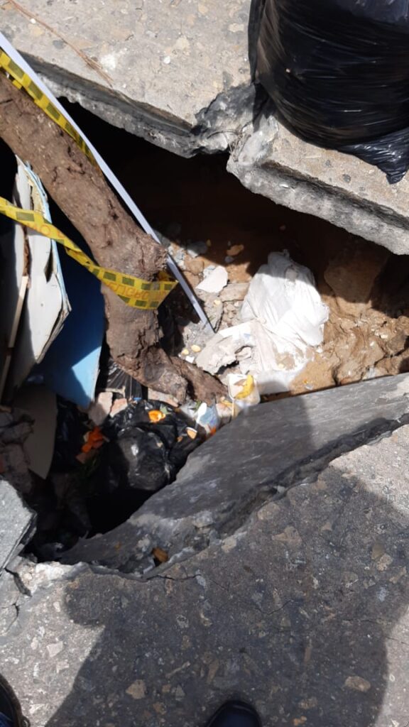 ¡Peligro! Hueco en la calle 52 con carrera 37, denuncia la comunidad 5 0bd8a658 cfed 4bbd a954 f4cbb209a545
