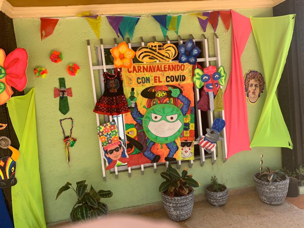 Betty Castro de Cabrera calle 41 6 33 barrio La Magdalena. ‘Carnavaleando con el covid.