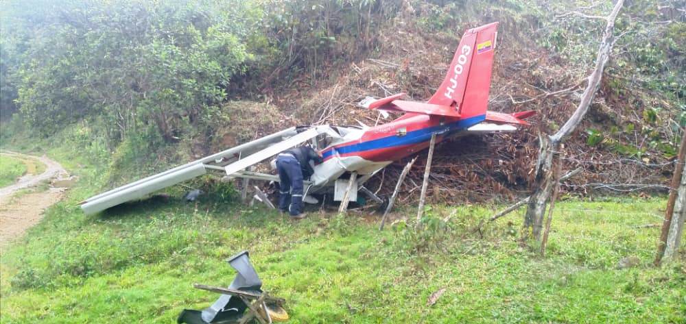 Avioneta se precipitó a tierra y cae en la vereda Las Ánimas 3 IMG 20210323 WA0075