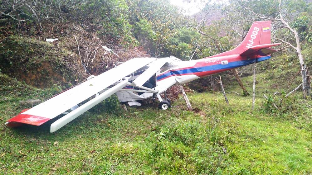 Avioneta se precipitó a tierra y cae en la vereda Las Ánimas 1 IMG 20210323 WA0077