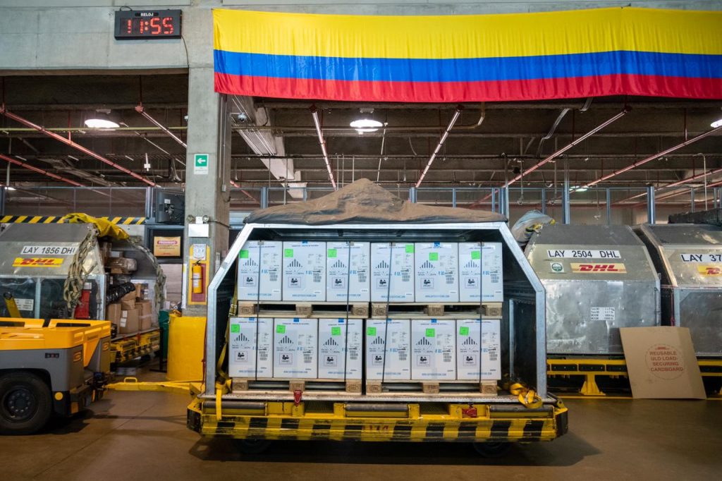 Este lunes llegaron a Colombia 546.390 vacunas del laboratorio Pfizer, adquiridas por el mecanismo Covax 1 WhatsApp Image 2021 05 24 at 16.01.19 1