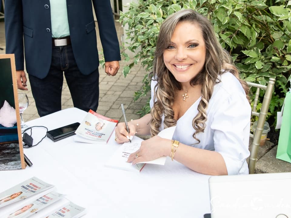 Mujeres ejemplares y exitosas: Angélica Gonzales Blanco abogada y escritora, empática comprometida e inmensamente humana 3 maria angelica gonzales 4