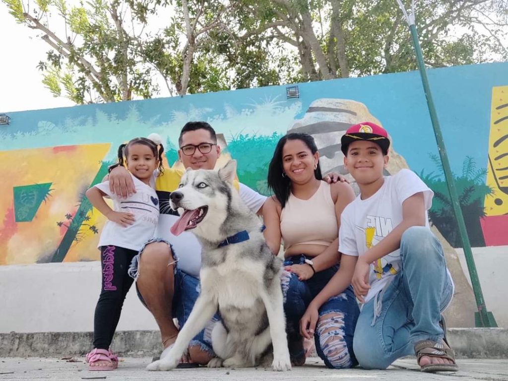 Lo que comenzó por un castigo se convirtió en un Hobbie: Un tal Dustin, el niño que saca sonrisas con sus morisquetas 3 Lo que comenzo por un castigo se convirtio en un Hobbie Un tal Dustin el nino que saca sonrisas con sus morisquetas 2