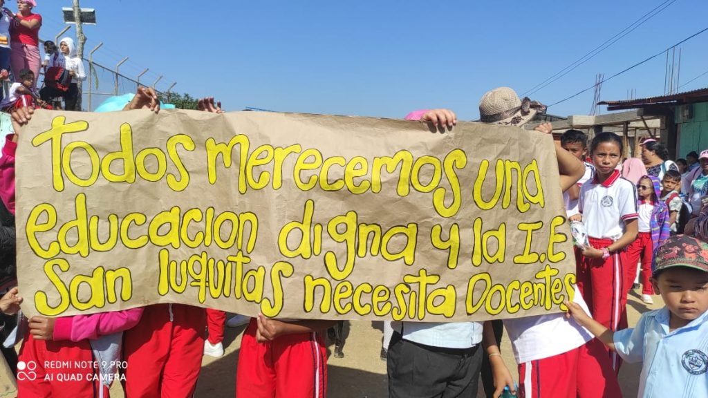 Por falta de docentes padres de familia protestan en la alcaldia de Santa Rosa del Sur 4 1