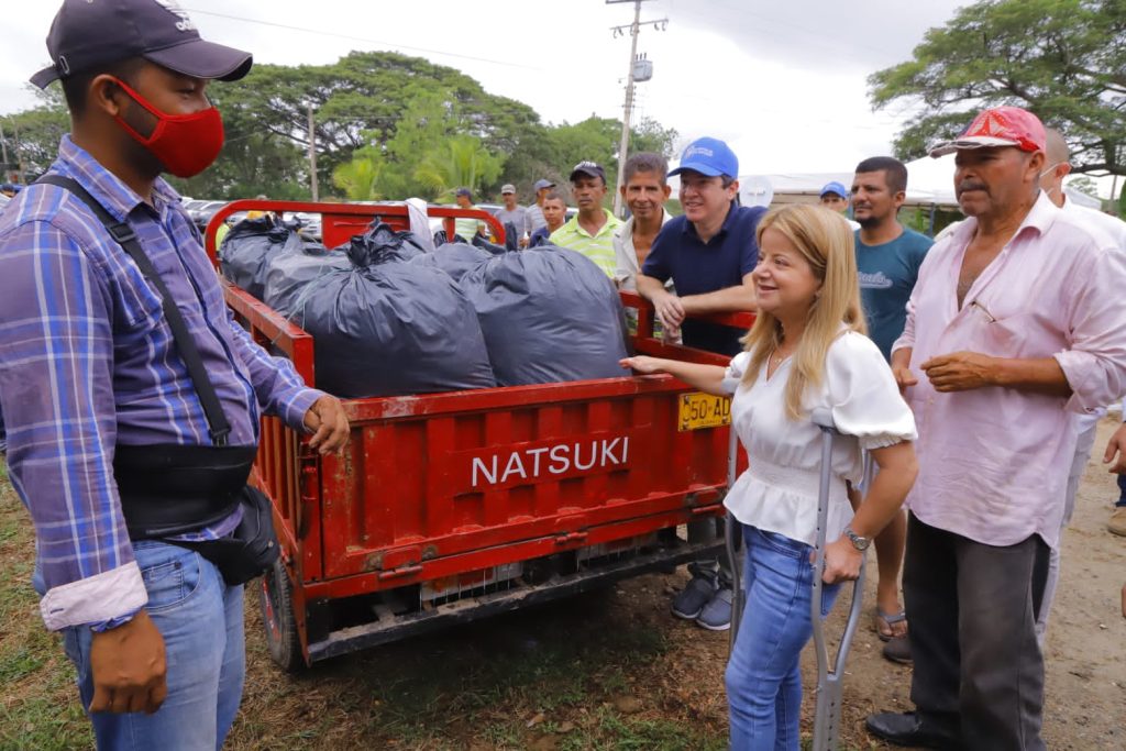 “En Campo de la Cruz, entregamos 209 toneladas de silo a pequeños ganaderos para hacerle frente a la sequía”: Elsa Noguera 1 3880452c de35 4a41 ac7c afc867ab9eae