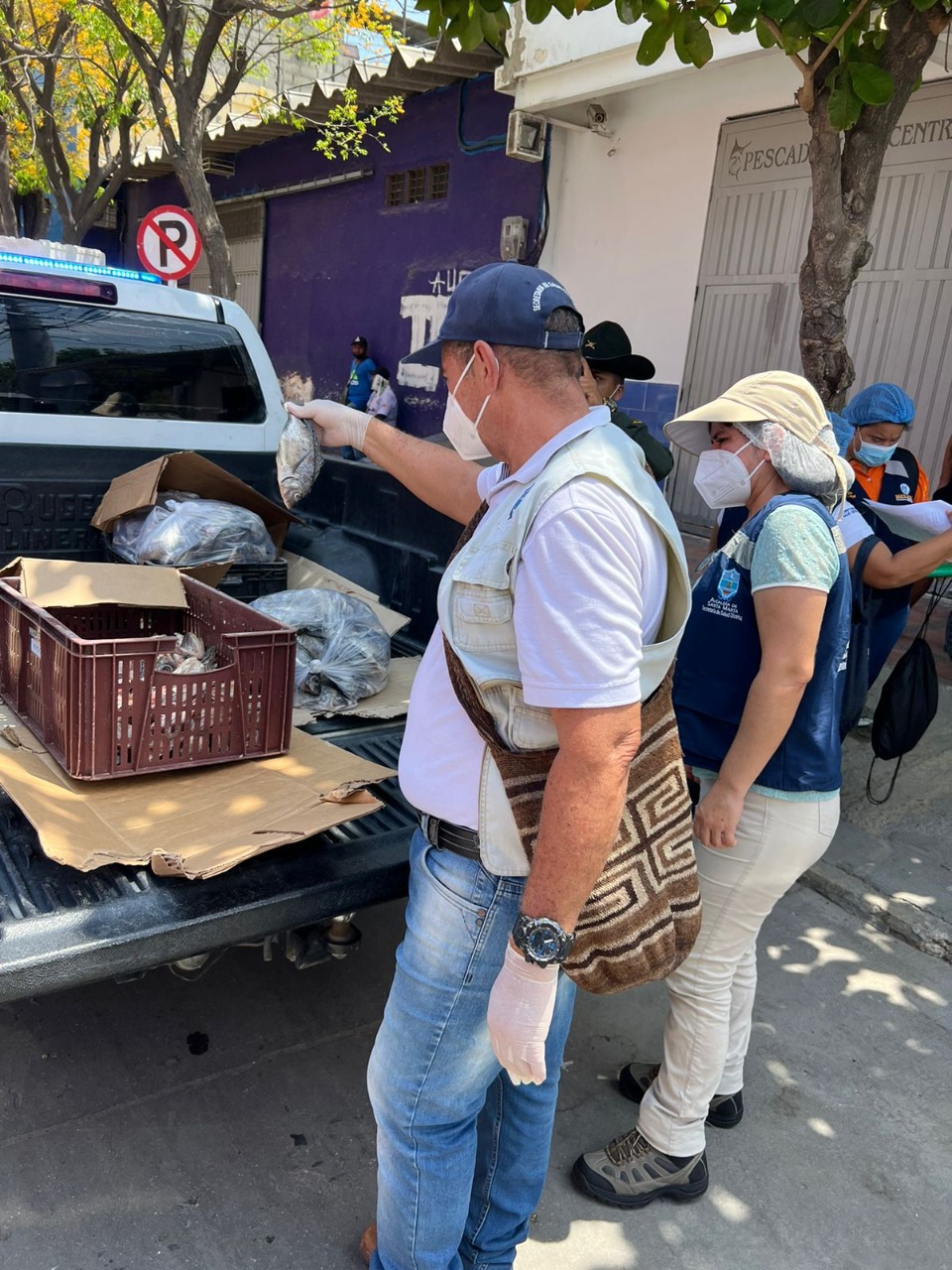 Vigilancia y control a expendedores de pescados en Santa Marta 3