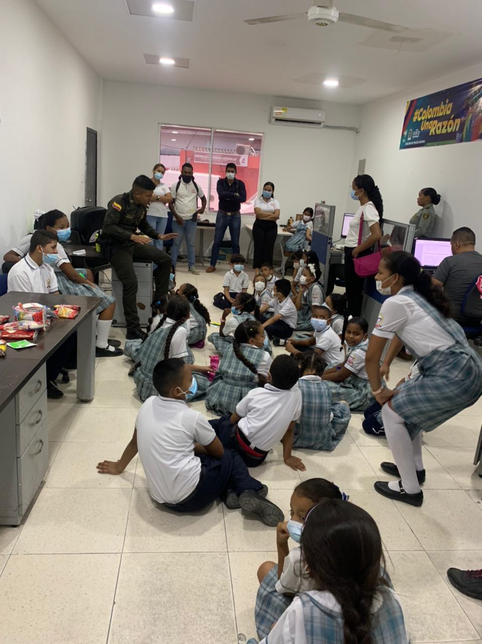 Policía en Bolívar fortalece campañas contra el reclutamiento forzado de niños, niñas y adolescentes  4 WhatsApp Image 2022 03 30 at 9.52.06 AM