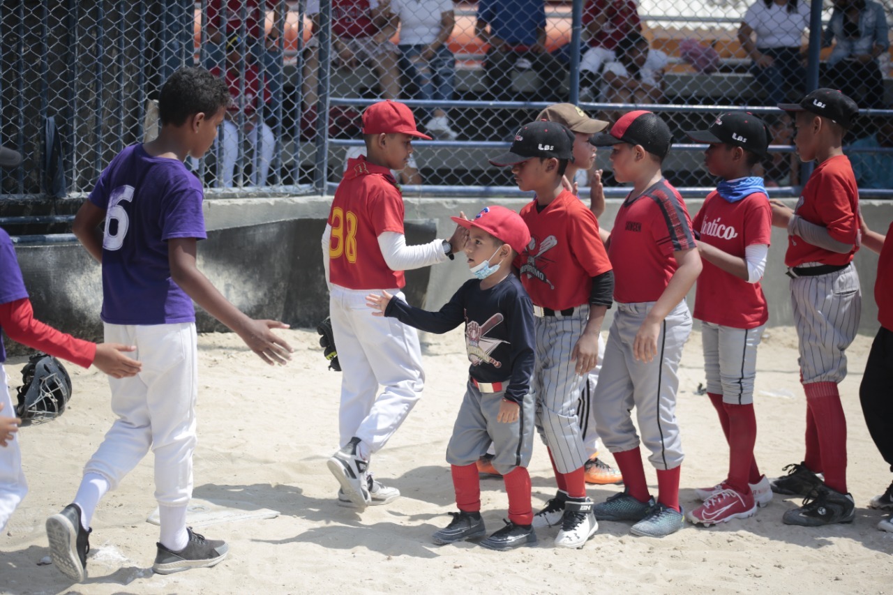 Escuela y Semilleros Club Béisbol Hipódromo, una ventana para los nuevos talentos del béisbol 4 Escuela y Semilleros Club Beisbol Hipodromo una ventana para los nuevos talentos del beisbol 2