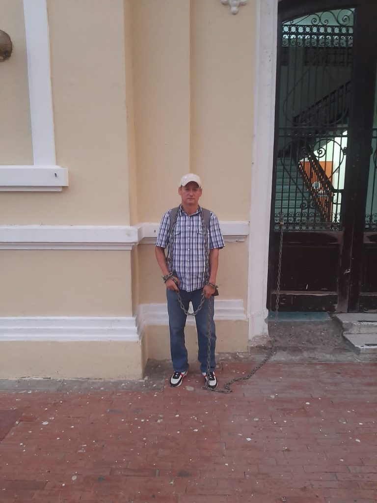 Presidente del sindicato de transportadores públicos se declara en huelga de hambre en afueras de la alcaldía 1 IMG 20220622 WA0063