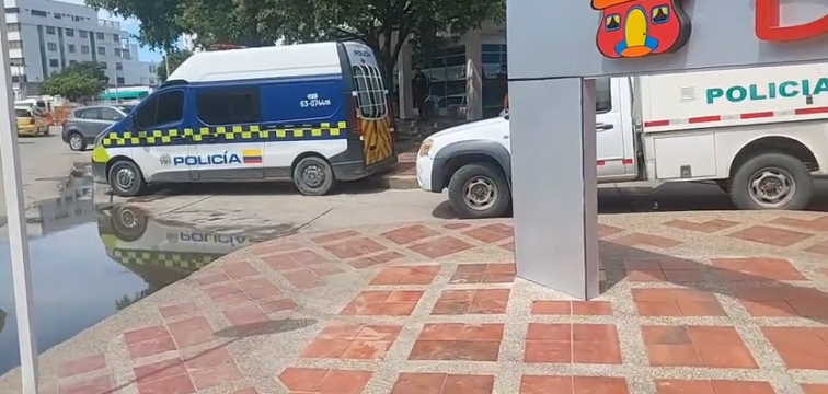 En cruce de disparos tras intento de hurto a sede de Davivienda en El Rodadero, capturan a dos personas 2 2 1