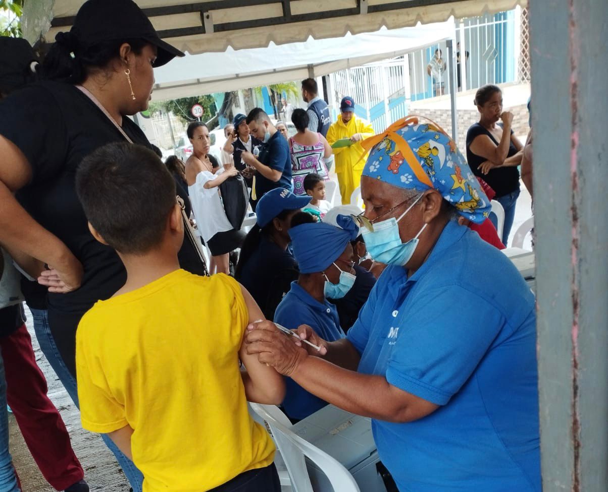 Familias afectadas por lluvias en La Loma de La Manga reciben atención en salud 5 Salud en Loma de La Manga 5