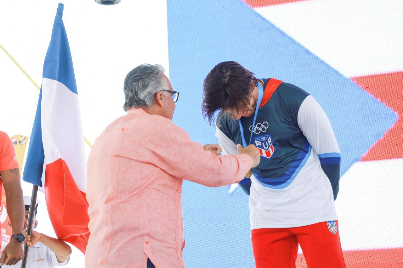 Alcaldesa Virna Johnson condecora a los primeros medallistas de los I Juegos Centroamericanos y del Caribe de Mar y Playa 4 Alcaldesa Virna Johnson condecora a los primeros medallistas de los I Juegos Centroamericanos y del Caribe de Mar y Playa 6