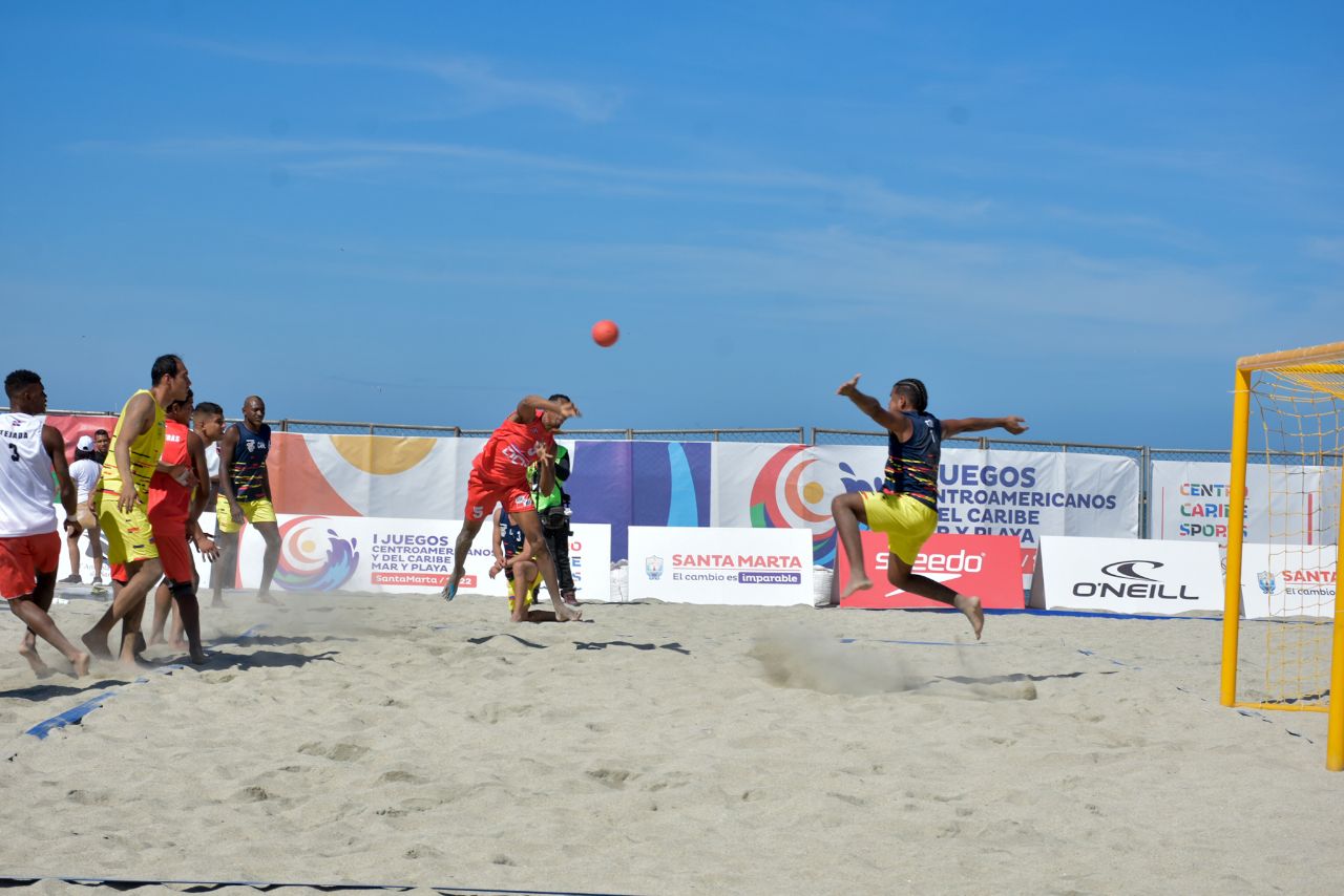 El Balonmano abrió la fiesta de los Juegos Centroamericanos y del Caribe de Mar y Playa en Santa Marta 7 El Balonmano abrio la fiesta de los Juegos Centroamericanos y del Caribe de Mar y Playa en Santa Marta 8