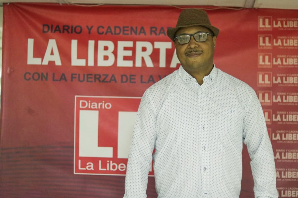En Barranquilla hay que construir políticas públicas con respaldo popular: Ronald Valdés 1 En Barranquilla hay que construir politicas publicas con respaldo popular Ronald Valdes