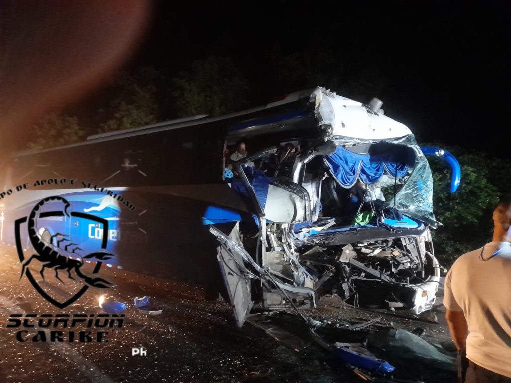 Varios heridos deja accidente entre bus de pasajeros y tractomula en la vía Ciénaga-Barranquilla 4 69c94af9 17c4 45a5 b01e 1cceccde0c4e