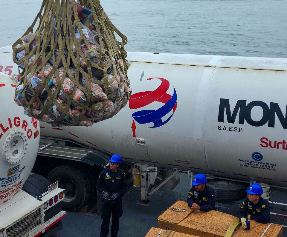Armada de Colombia transportó mercados y gas licuado de petróleo hacia Tumaco 1 IMG 20230221 WA0033