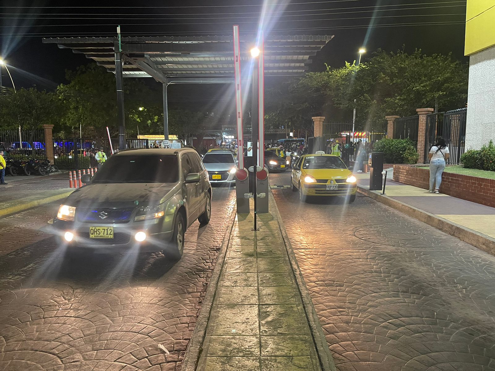 Alcaldía toma acciones para agilizar la movilidad a las afueras del centro comercial Buenavista 4 WhatsApp Image 2023 02 13 at 22.14.04 1