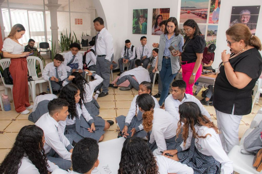 Gobernacion capacito a jovenes de Cienaga sobre democracia y contra el fraude electoral 3