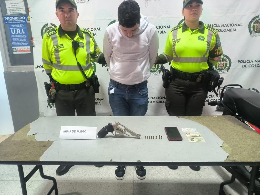 Disparando contra la fachada de un establecimiento comercial en el suroriente de Barranquilla y lo capturan 1 7050e04d 1648 4327 ab02 213af7cff099