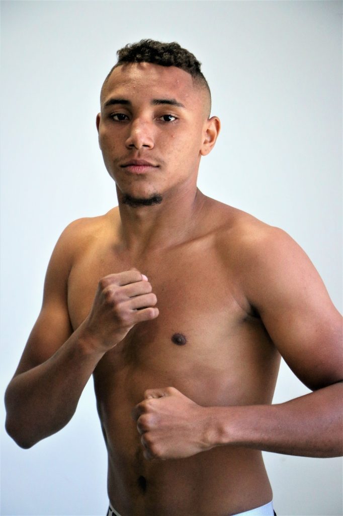 Carlos Utria a mostrar su clase en la 5a fecha del WBA FUTURE 5
