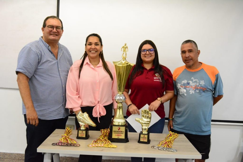 Manchester United gano 4 2 a Boca Juniors en Torneo Futsal Facultades Empresariales 4