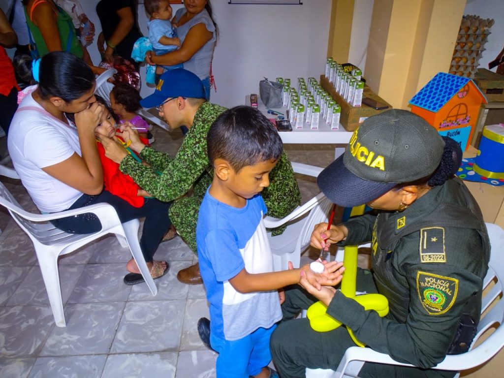 Con el “Día de los Atuendos” Policía Bolívar celebró el ‘Día de los Dulces’ con más de 350 niños de San Jacinto 2 0a302df8 2c85 471e 9c1f 6df3cbee0846