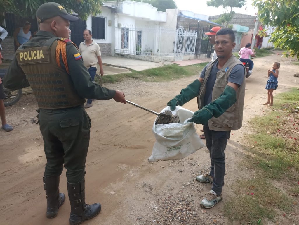 Mujer entrega Boa Constrictor que tenían como mascota en su casa en Magangué 1 33306702 76cd 4e8e 913d e432bc7124a8