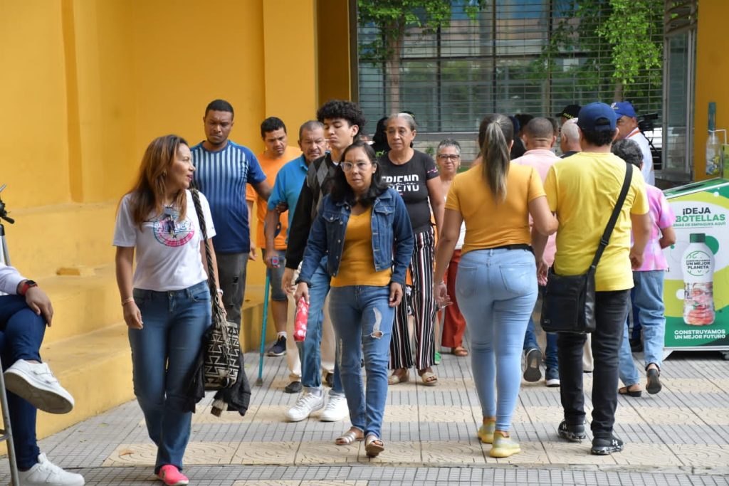 Con poca asistencia transcurre jornada de votación en la IUB Barranquilla 2 WhatsApp Image 2023 10 29 at 09.18.52 2