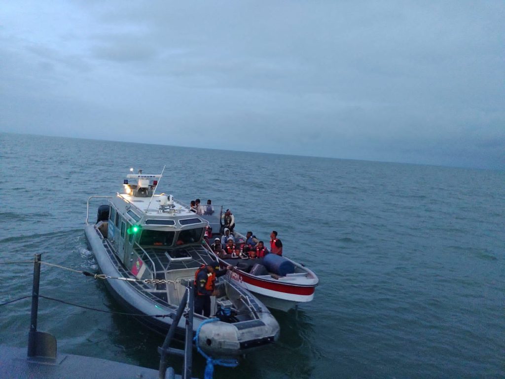 Tras ocho horas a la deriva, fueron restadas 34 personas en el Pacífico colombiano 3 5bebe51c 933a 4f75 b256 92f3c7af5831