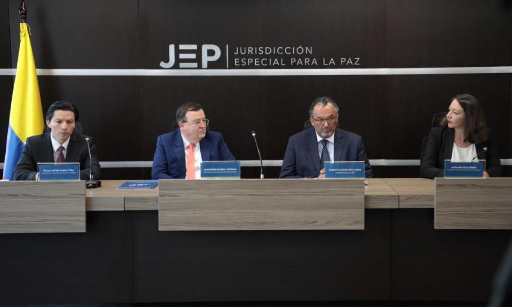 JEP imputa crímenes de guerra y de lesa humanidad a 5 generales y otros 30 militares por más de 200 asesinatos en "falsos positivos" 2 655b6d3ed8a6d