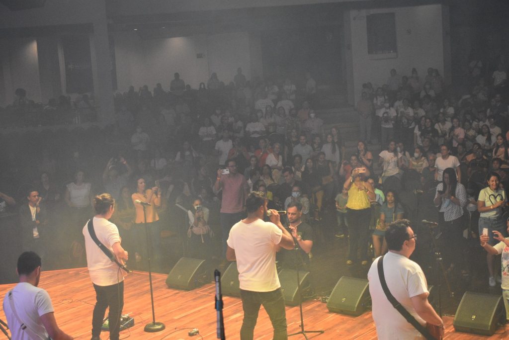 Alabemos Fest resuena con fe en Barranquilla