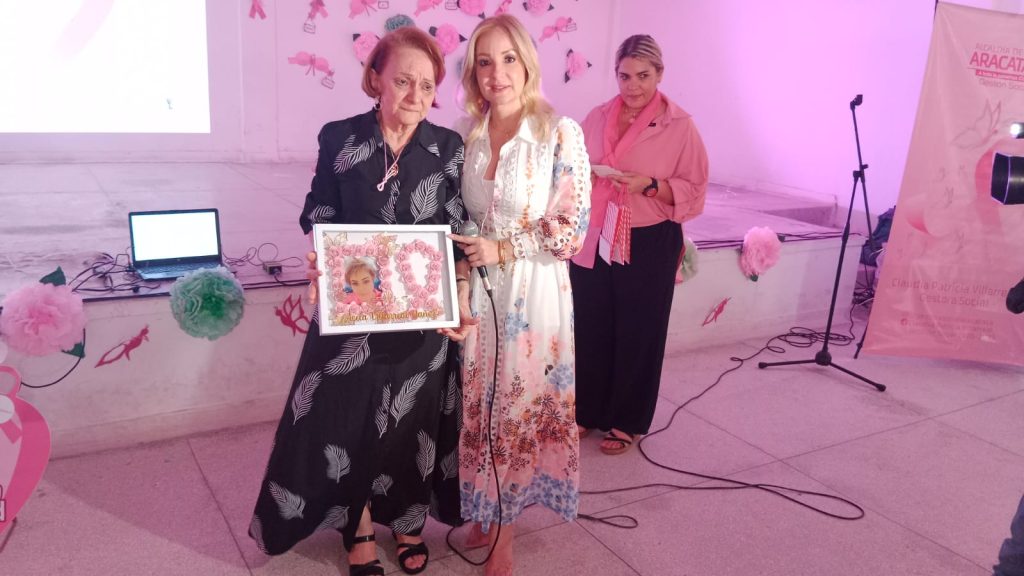 Emotiva conmemoracion del Dia de la Prevencion contra el Cancer de Mama en Aracataca