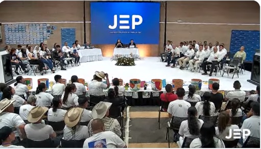 JEP imputa crímenes de guerra y de lesa humanidad a 5 generales y otros 30 militares por más de 200 asesinatos en "falsos positivos" 1 JEP audiencia en yopal casanare 1 1