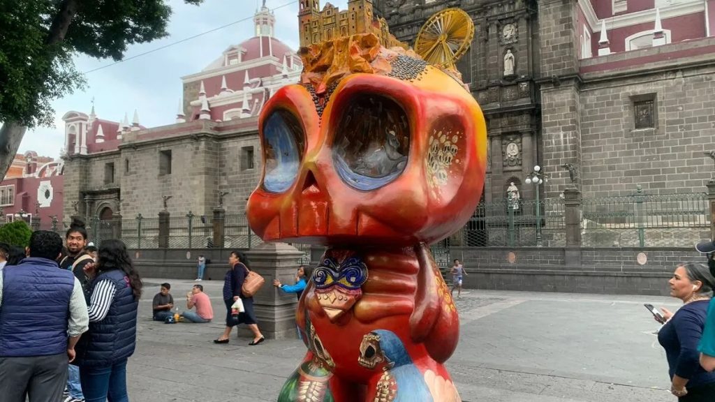 Puebla Mexico celebro el Dia de Muertos con exhibicion de 120 calaveras 2