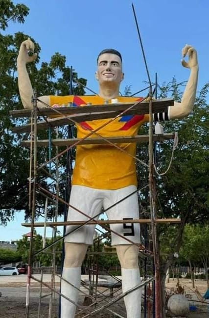 Se inauguró la estatua de Falcao en Santa Marta, generando divertidas reacciones en redes sociales 2 419472794 858495189614307 6481464003994041827 n