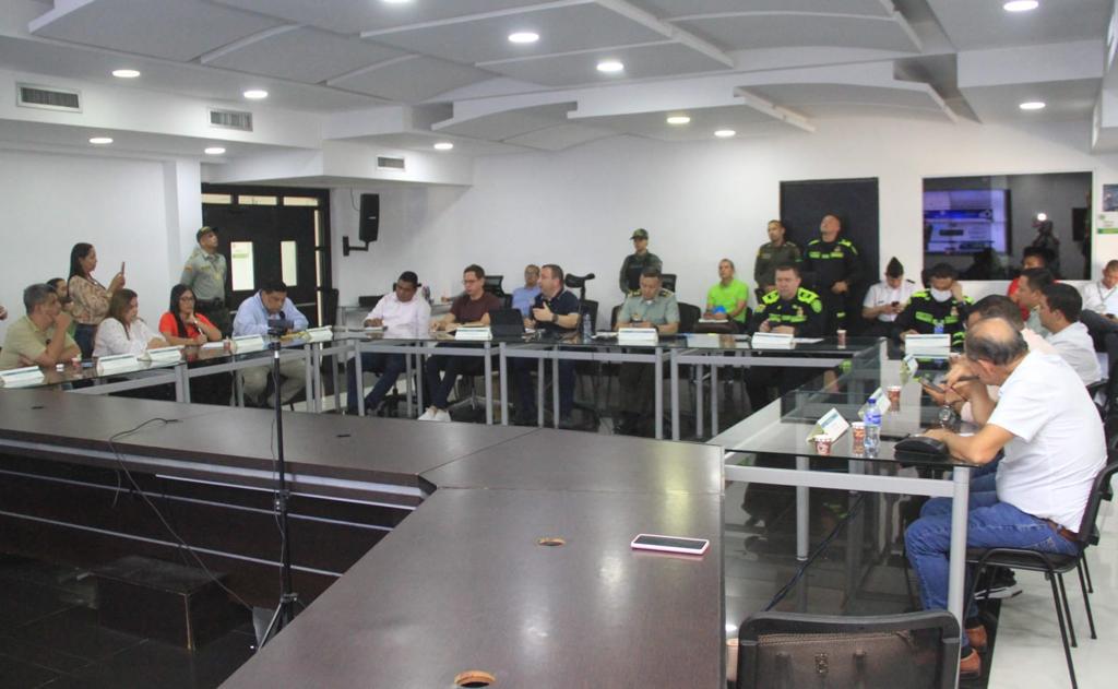 Distrito, Polícia y gremios hacen equipo para trabajar por la seguridad 1 Reunion intergremial 3