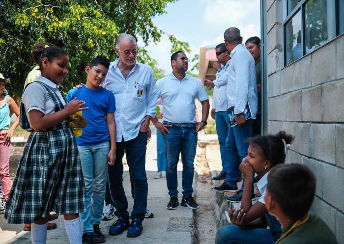Casa a casa, Eduardo Verano busca a niños de Piojó e Hibácharo para matricularlos 4 Imagen de WhatsApp 2024 02 18 a las 19.51.25 8df075cb