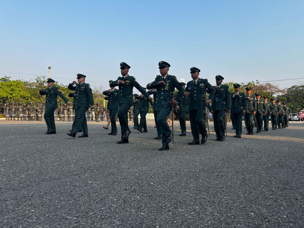 Ceremonias de ascensos de suboficiales de la Primera División del Ejército 4 4
