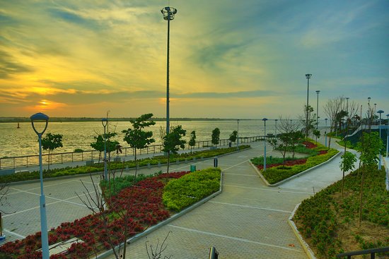 Gran Malecon del Rio Barranquilla.