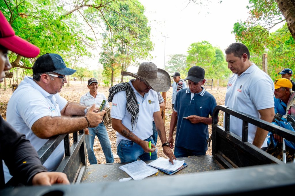 Pequeños productores del Magdalena se benefician del programa de ganadería sostenible que impulsa la Gobernación del Magdalena 2 Pequenos productores del Magdalena 4