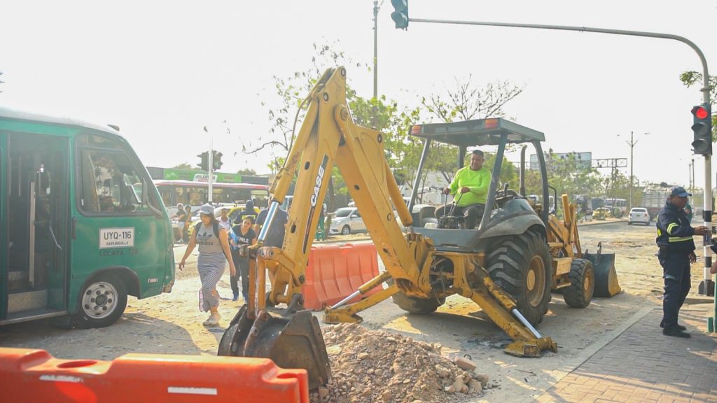 Alcaldía de Soledad arrancó pavimentación de la vía Tauro 2 WhatsApp Image 2024 03 09 at 9.57.37 AM