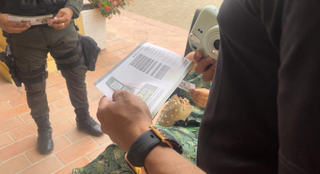 Grupo Gaula de la Policía Bolívar adelanta jornada de prevención en Mompox ante la llegada de la Semana Santa 5 d339caa1 9ef5 44d9 b28c 8cb555ed3e96