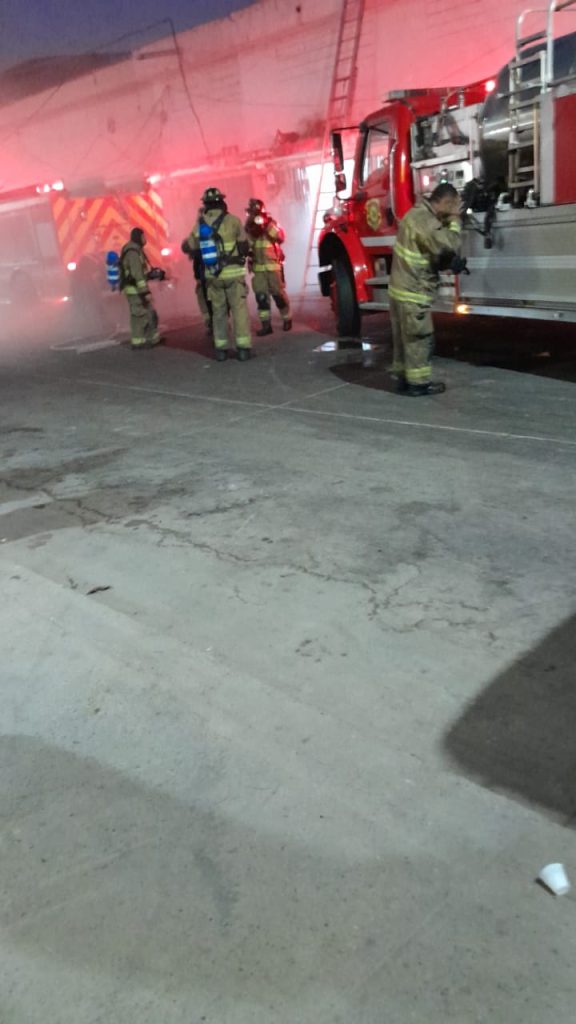 Incendio en una bodega de Barranquillita controlado por el Cuerpo de Bomberos 1 eaa83f4e 9827 401e 8926 214cc8773bdc