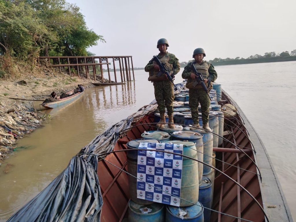 Armada de Colombia incautó insumos utilizados en el procesamiento de sustancias ilícitas 9 2c8af831 7aea 4426 b0d4 d5226a34999b