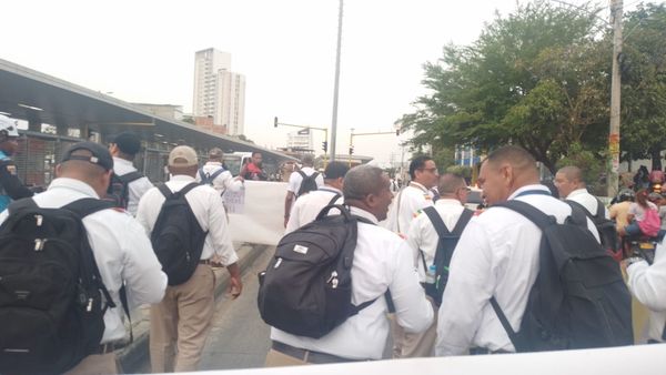 Continúa el caos en el sistema de transporte de Cartagena debido a protesta de conductores de Transcaribe 6 435268404 815441050626933 399768570177529716 n