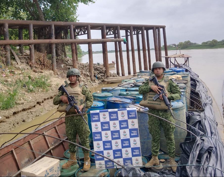 Armada de Colombia incautó insumos utilizados en el procesamiento de sustancias ilícitas 7 4f8c92e6 3684 4f6d 859a 5a67f1895d58