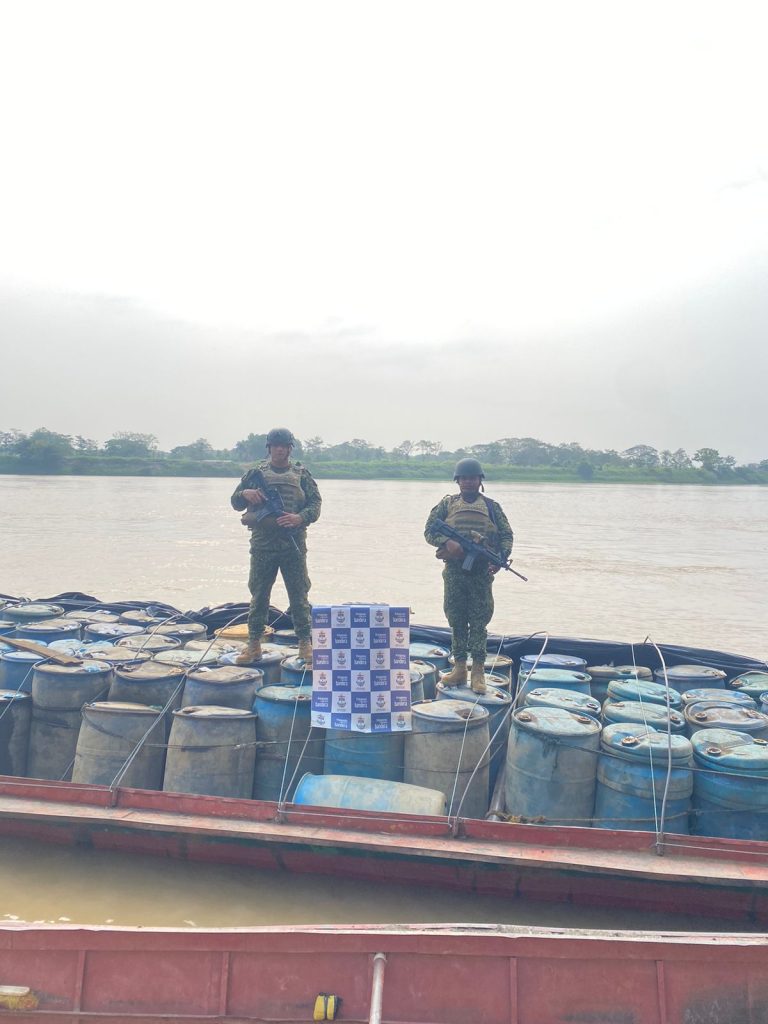 Armada de Colombia incautó insumos utilizados en el procesamiento de sustancias ilícitas 8 5f25f7f3 ebd3 4b85 9e69 77d981819834