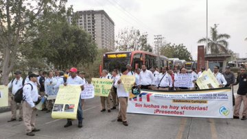 Continúa el caos en el sistema de transporte de Cartagena debido a protesta de conductores de Transcaribe 1 GKPSGc7W8AA7l9i