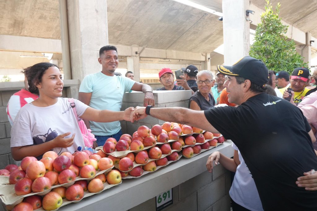 El Gran Bazar: Transformando vidas y espacios en Barranquillita 1 GLKHMXTXQAAomAa 1