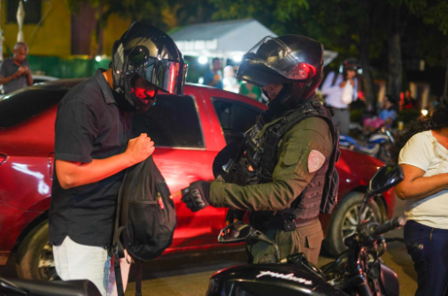 Operativo de seguridad en Cartagena: drones y motocicletas para proteger la ciudad 5 Captura de Pantalla 2024 05 22 a las 2.45.09 p. m